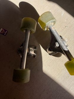 Skateboard wheels