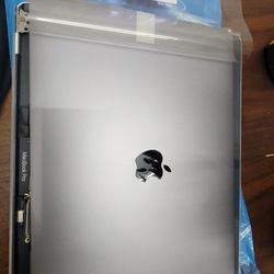 Macbook Air Screen Replacement  A2337 / MacBook Pro 