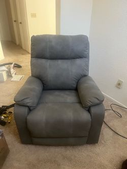 Lift assist recliner
