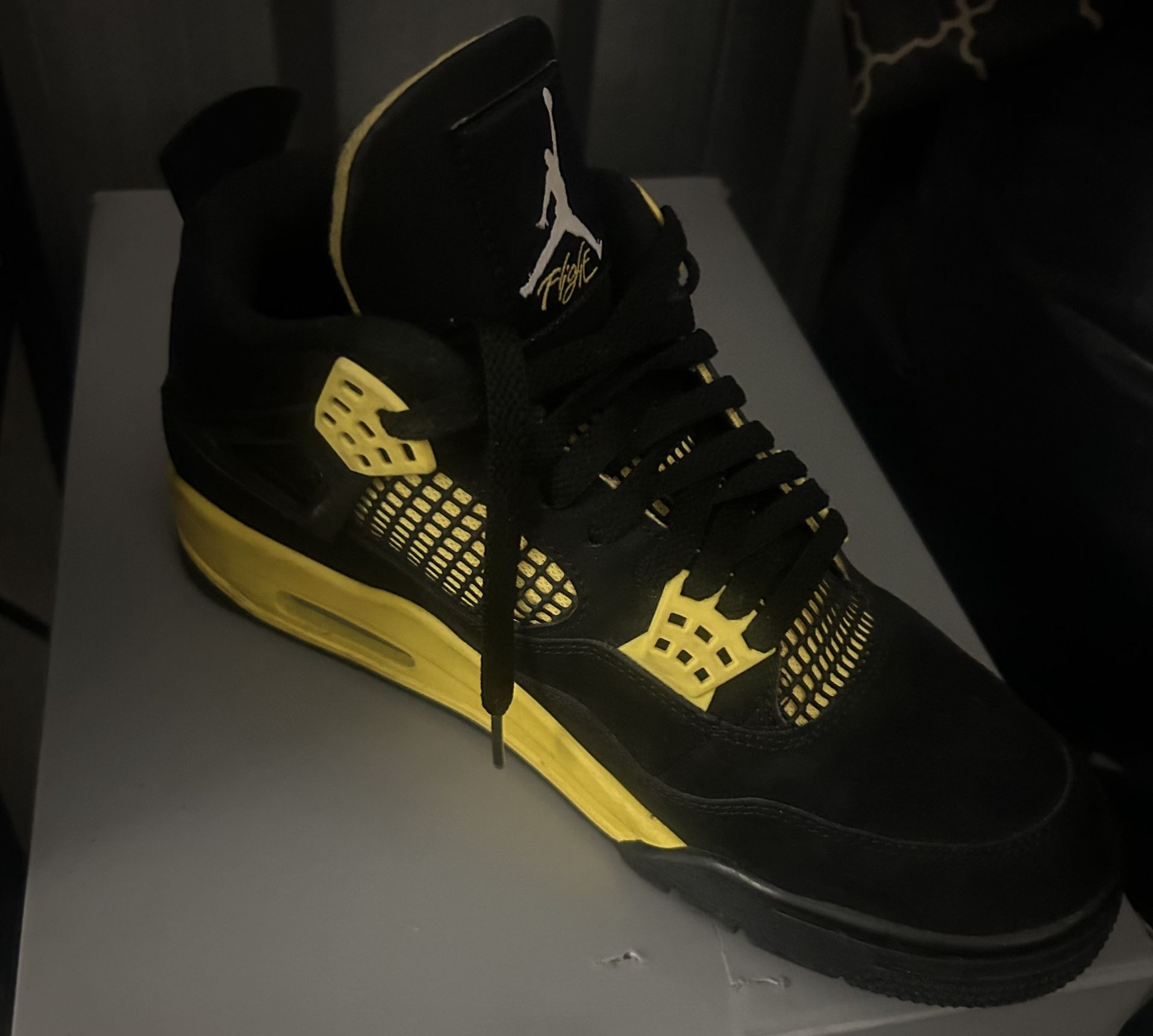 Air Jordan 4 Retro Thunder (Left shoe only!!) Size 9.5