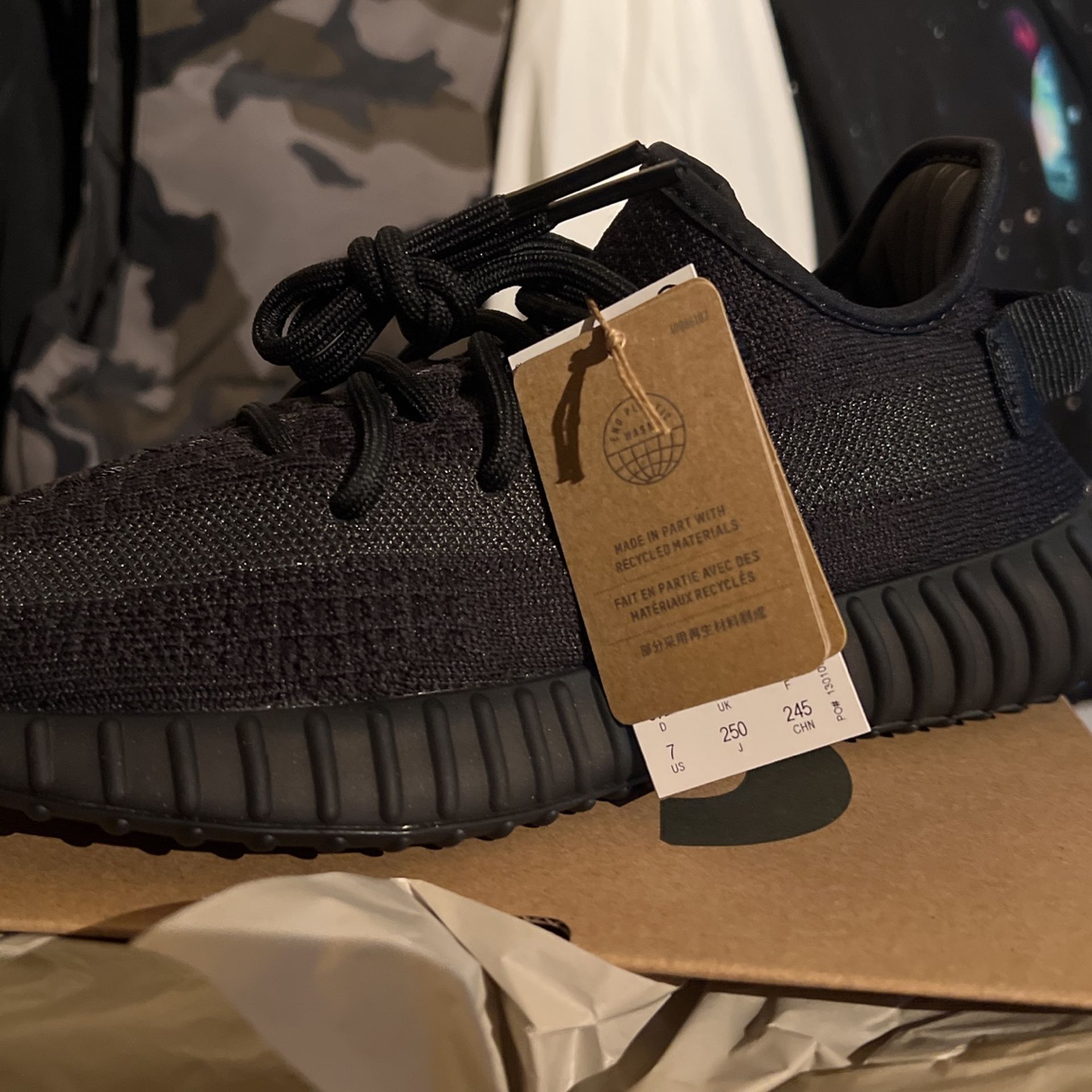 6 Pair Of New Yeezys For sale Size 7