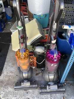 Lot Of 2 Dyson Dc 40 Dc41 Vacuums As Is 