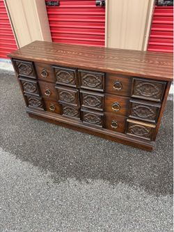 Vintage Mediterranean Style-9-Drawer Dresser