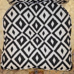 2× Outdoor Cushions