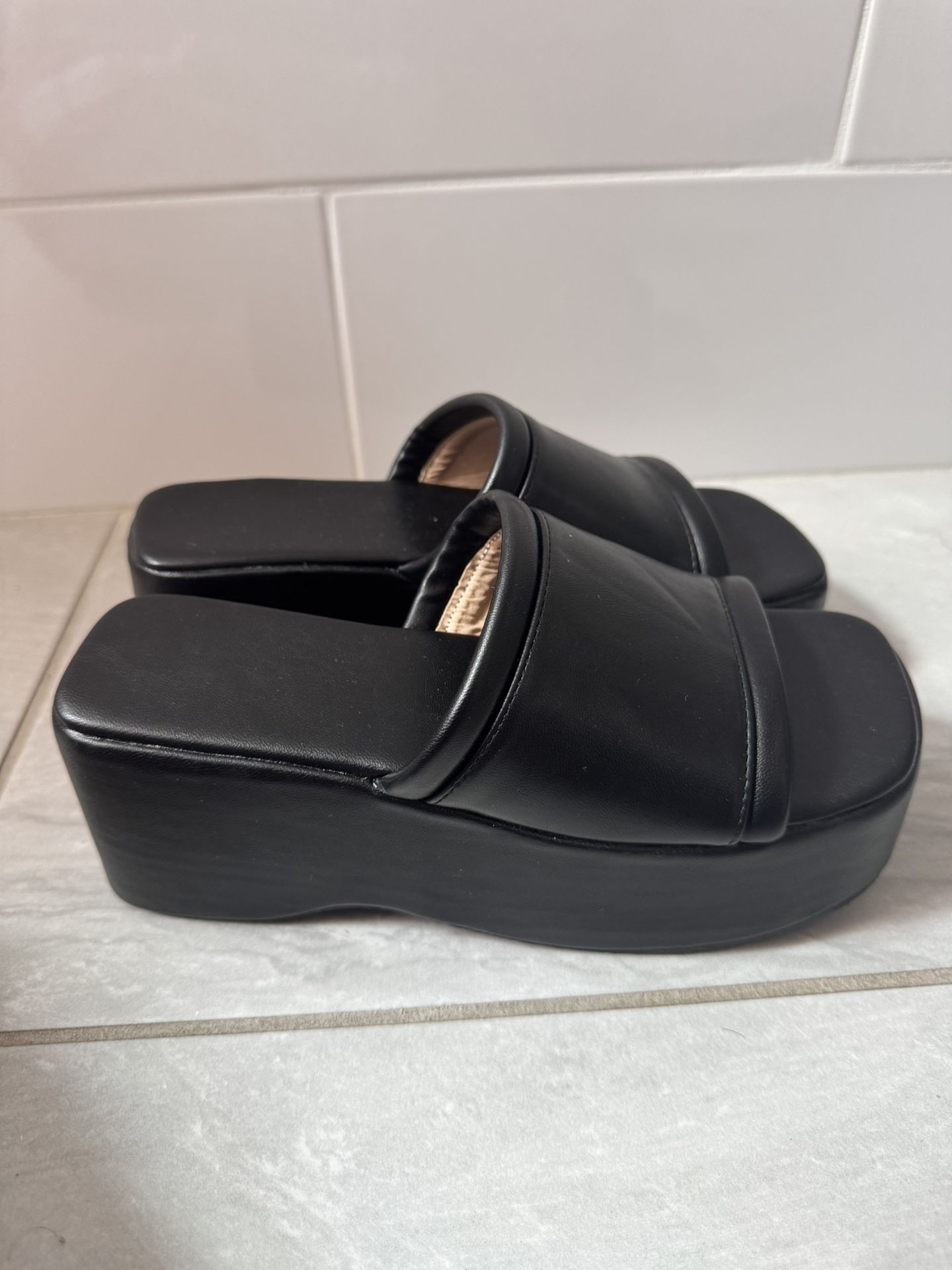 Black Wedges