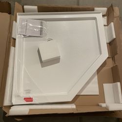 DreamLine SlimLine 40 in. D x 40 in. W x 2 3/4 in. H Corner Drain Neo-Angle Shower Base in White 