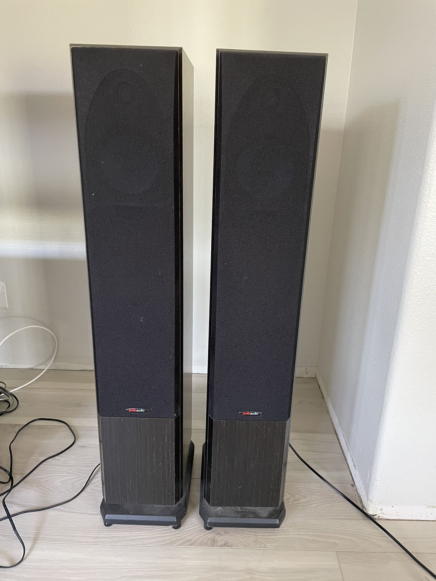 Polk Audio Tower Speakers Can Surround Sound
