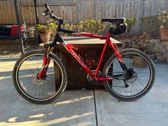 Giant Yukon Hardtail Mountain Bike
