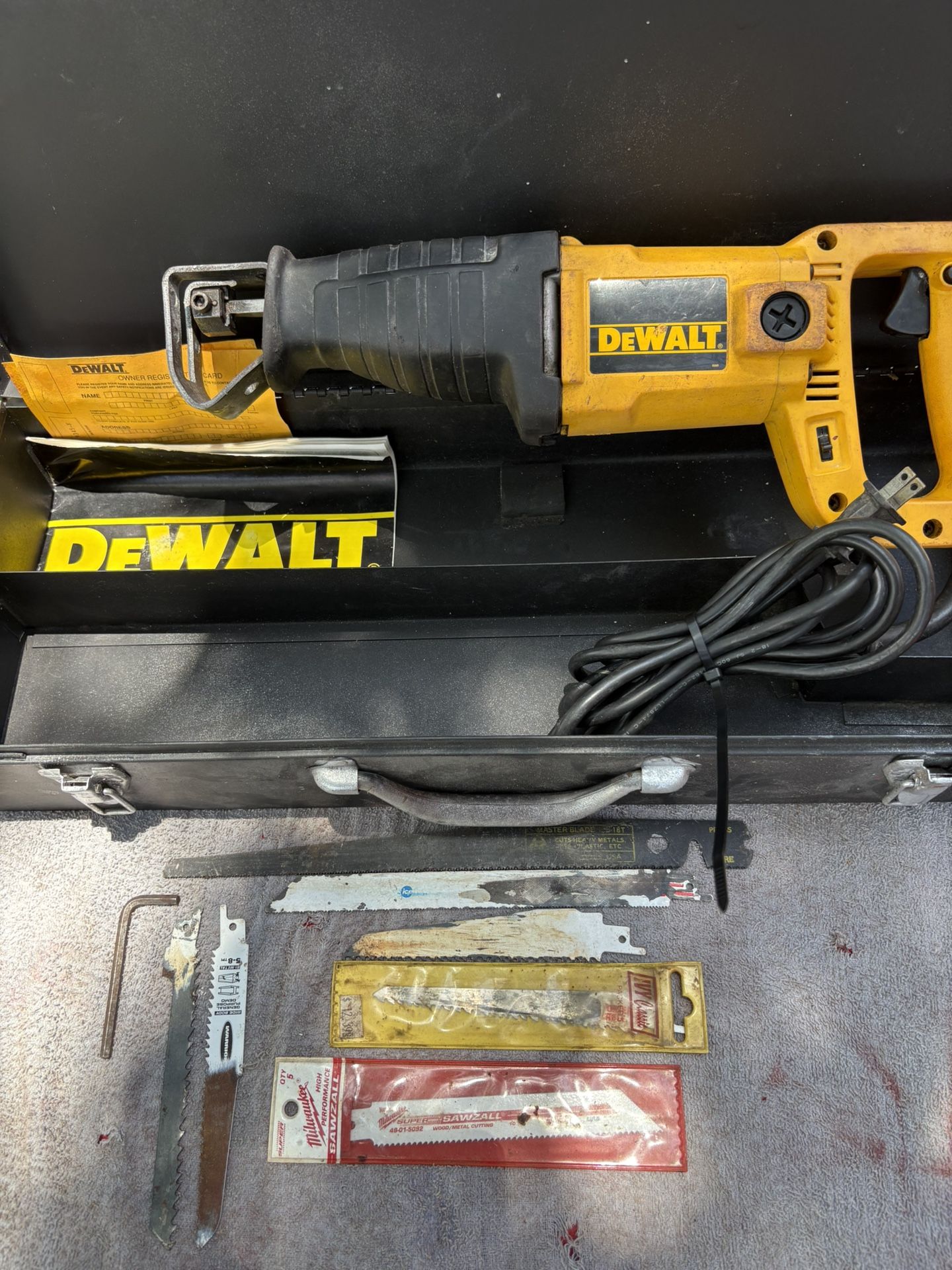 DeWalt Variable Speed Reciprocating Saw Kit-DW 304- Clean-Variable Spd, Blades, Wrench, 8’Cord, Case.