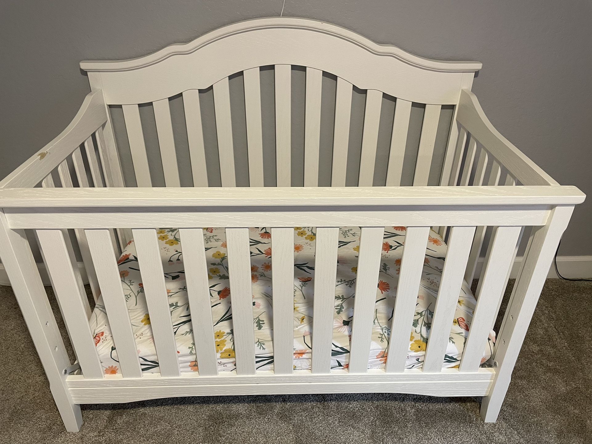 Crib & Changing Table / Dresser Set