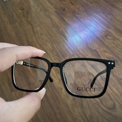  gucci glasses (: haven’t been worn 