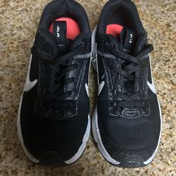 Kids Nike Size 2Y