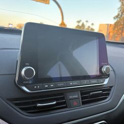 LOOKING FOR NISSAN ALTIMA 2019 DISPLAY SCREEN 