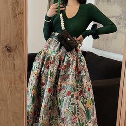 New Beautiful Skirt (One size, Elastic Waist band). Pick Up In Millbrae