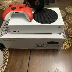 Xbox Series S With One Controller 