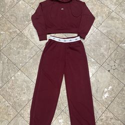 Alo Yoga Red Cropped Set (Size Medium)