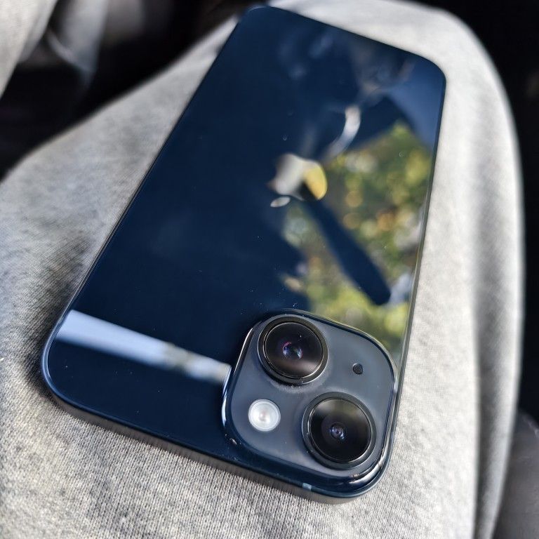 iPHONE 13 (Midnight ⭐) • 128 GB • T-MOBILE & Metro