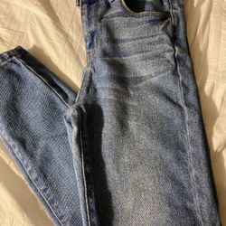 Euc Girls Rsq High Rise Ankle Skinny Jeans Size 10 $7 and Euc Girls Gray Billabong Sweatshirt Size Large $7 