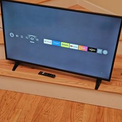 New Cond INSLGNIA 43 Inches TV , WORKS EXCELLENT. , IN THE BOX 