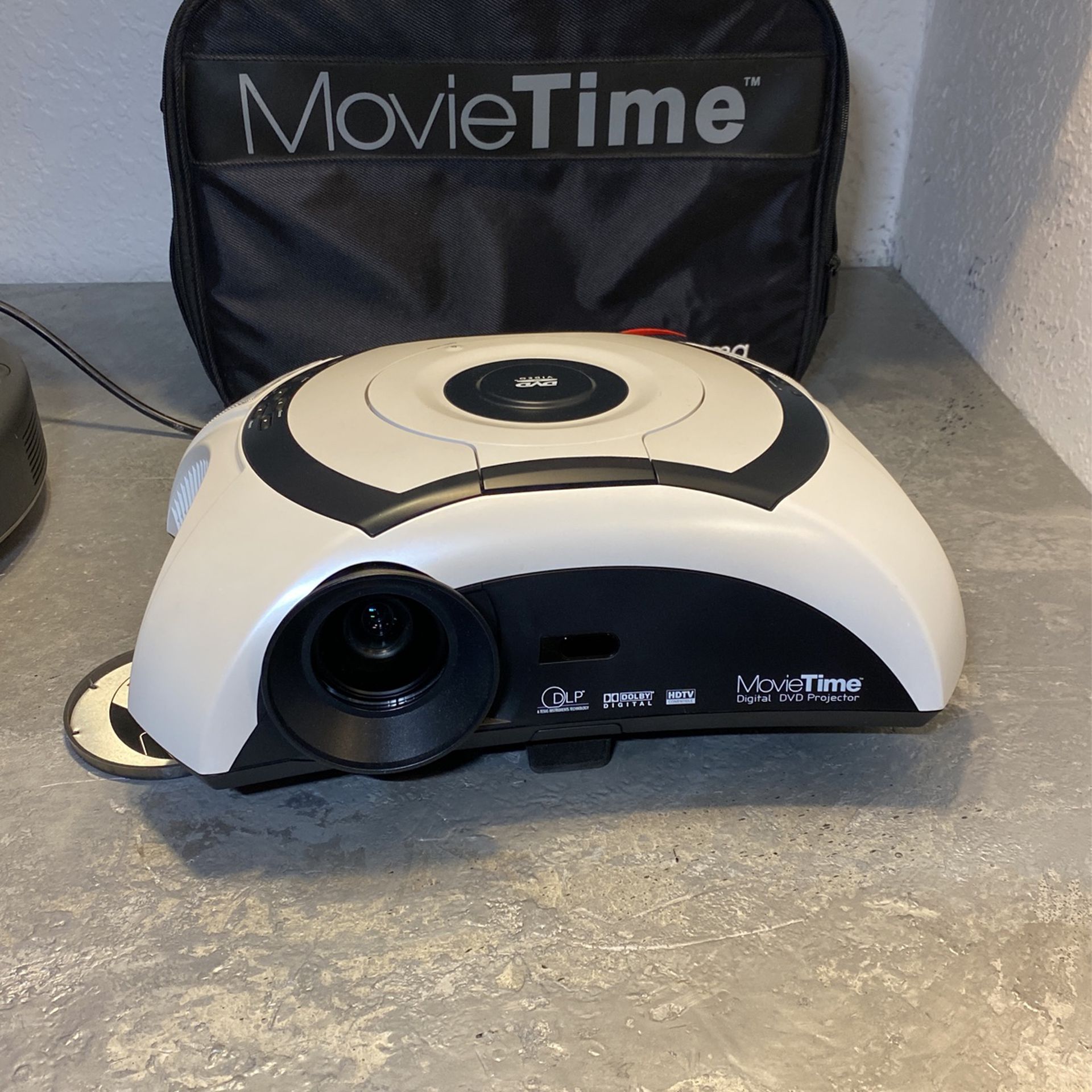 OPTOMA Movie Time DVD Projector