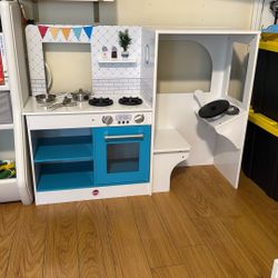 Plum Play 3-1 Wooden Food Truck And Kitchen