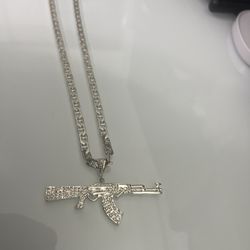 Silver Chain 27" Machine Gun Pendant 240 obo
