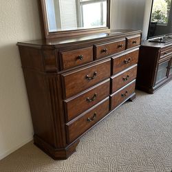 $177. Sale Murrieta 92562 9 Dresser Drawers, W/Detachable Mirror