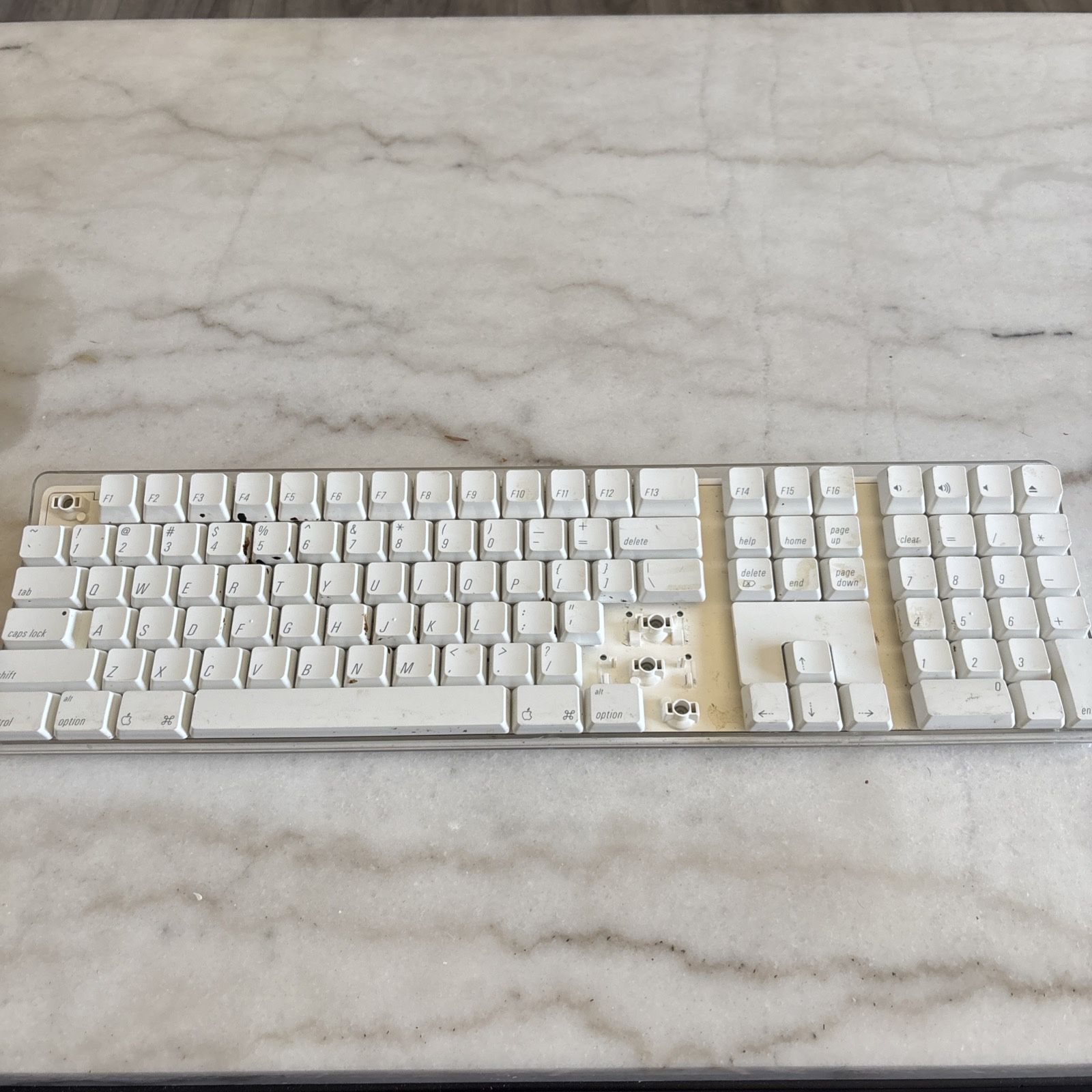 Apple Wireless Full Size Keyboard for Mac A1016. Not Tested
