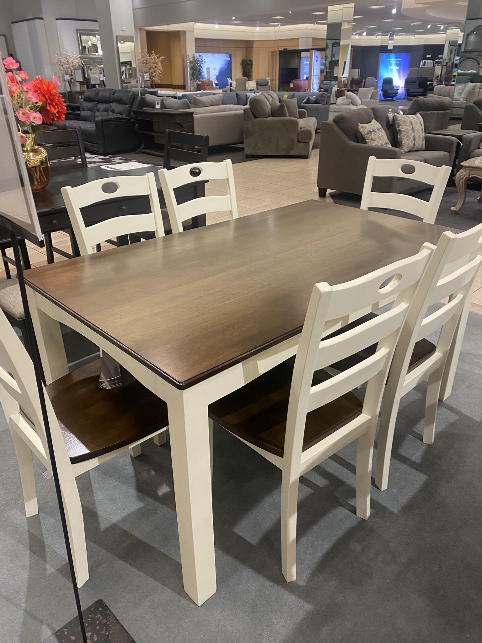 Small Kitchen Table With All Chairs