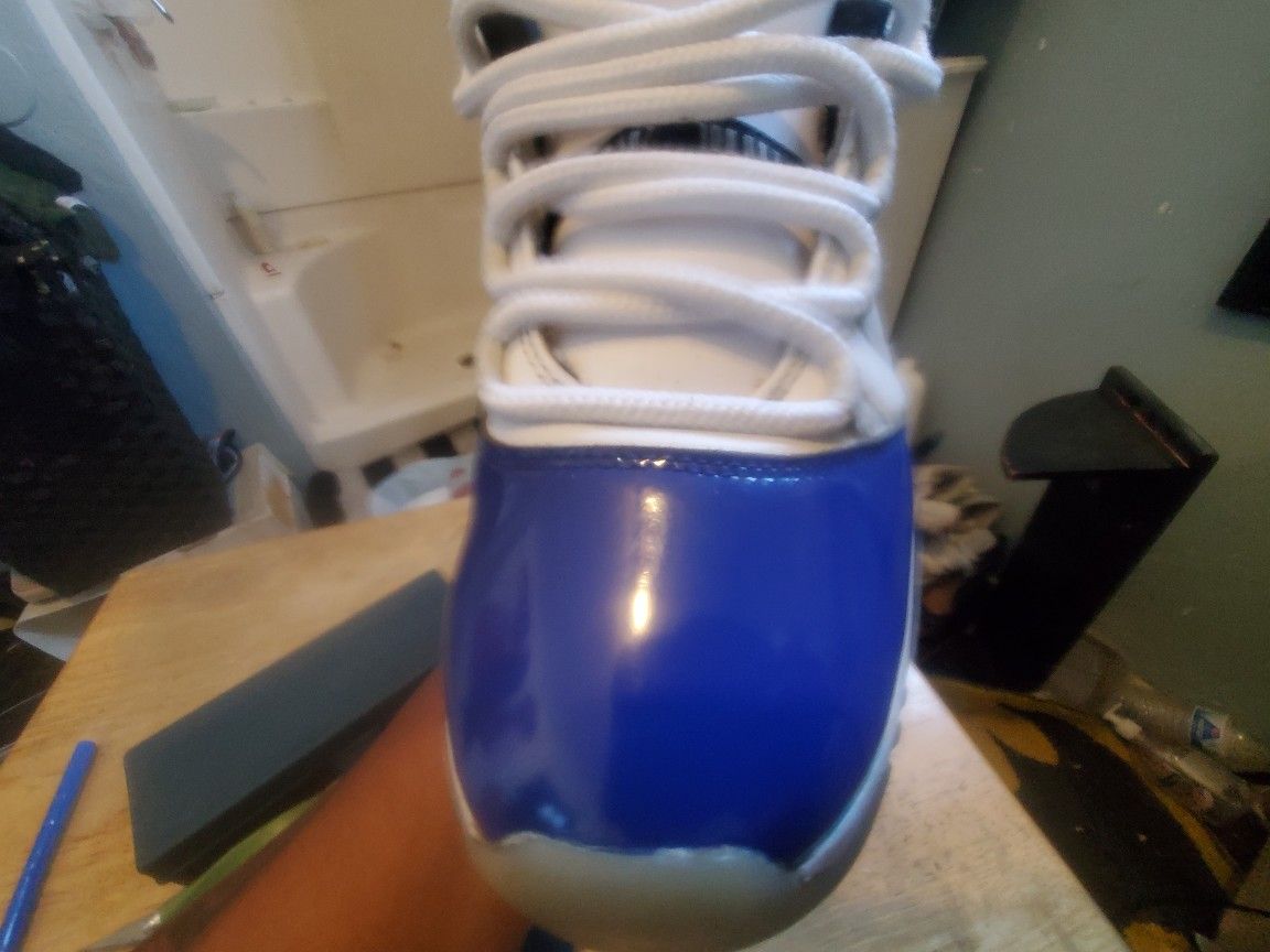 Jordan 11 Low Royal And White Size 10.0 Men 11.5 Wn