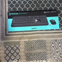 Logitech MK540 Advanced Wireless Keyboard and Mouse Combo for 