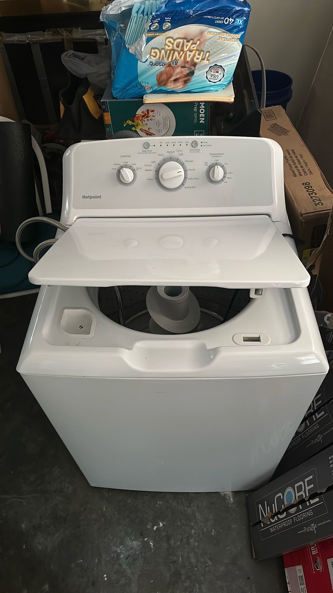 GE Hotpoint 3.8 Cu ft. Capacity Washer. White With Stainless Basket