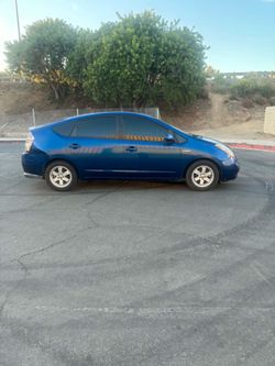 Toyota prius 5DR HB NAT 2008 titulo limpio pasa smog 186.879 millas estereo de pantalla con camara de reversa trabajando bien motor transmisión buenos