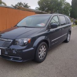 2014 Chrysler Town And Country 