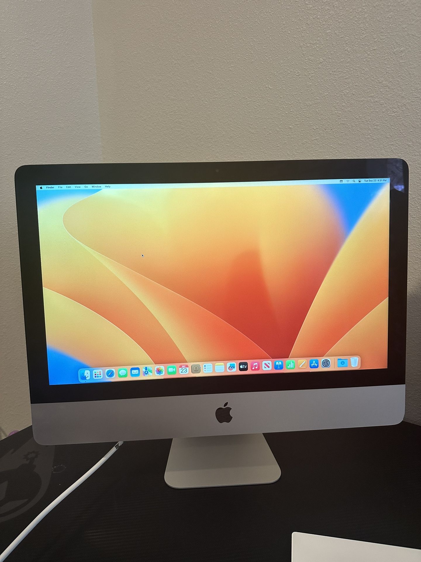 21.5in Mac Desktop