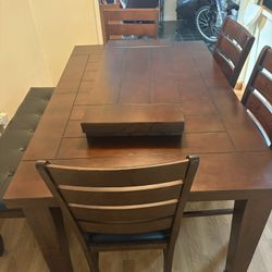 Dinning Room Table + Leaf