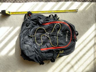 Columbia - Backpack - Rain cover included - Good condition - If the listing is up and you can see it, that means the item is available - Pickup please
