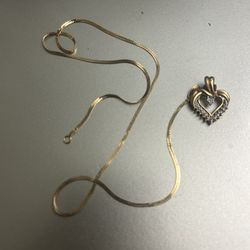 10k Diamond inset heart 