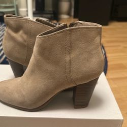 Used Grey Suede Boots 