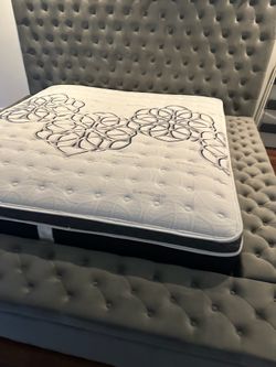 King size mattress pillow top new