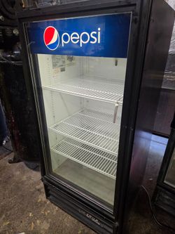 Pepsi true mfg 10 cubic feet glass door commercial merchandiser cooler refrigerator