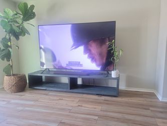 Samsung "82 Inch Smart T.V