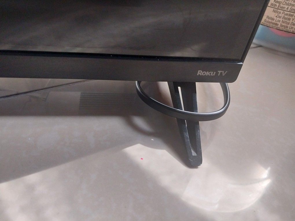 Phillips 32" Roku Smart Tv