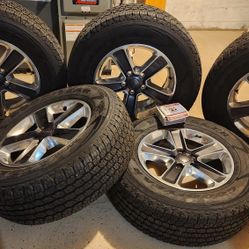 Good Year JEEP WRANGLER TIRMS AND RIMS Only 500 Miles On The Tires Size 225/70/R18  