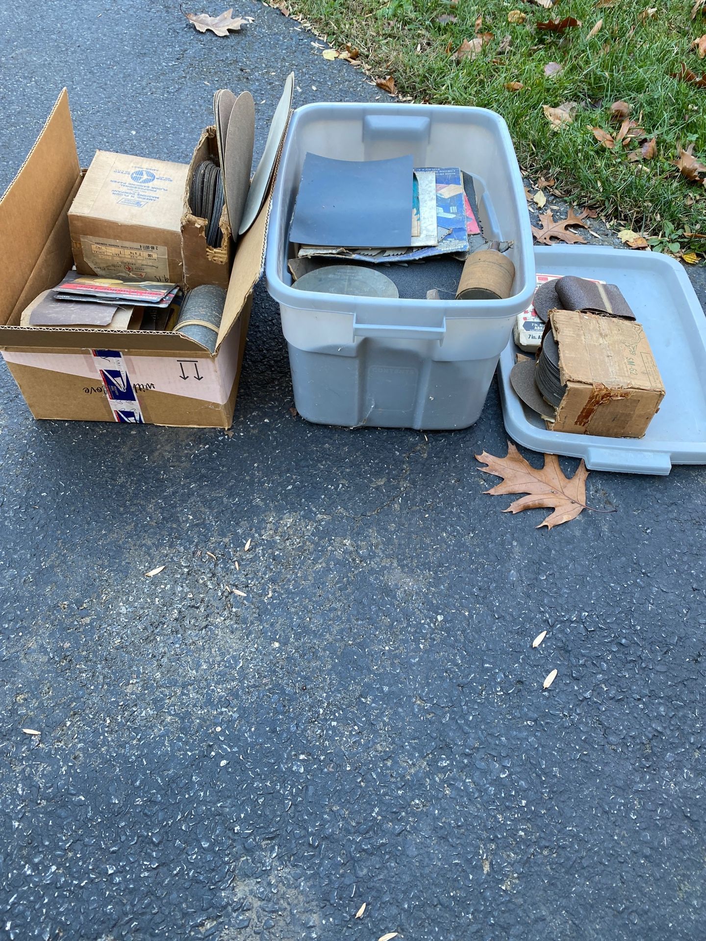 Huge Lot Of Woodworking Sandpaper