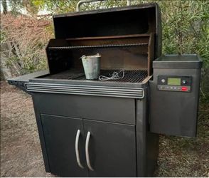 TRAEGER SILVERTON XL PELLET GRILL SMOKER USED WORKS GREAT