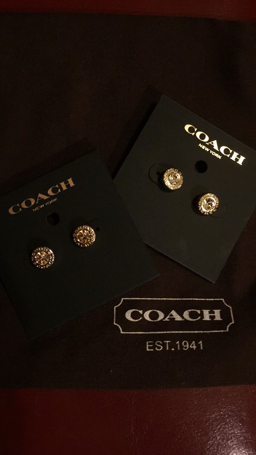 COACH - OPEN CIRCLE STONE STRAND STUD EARRINGS (BRAND NEW)