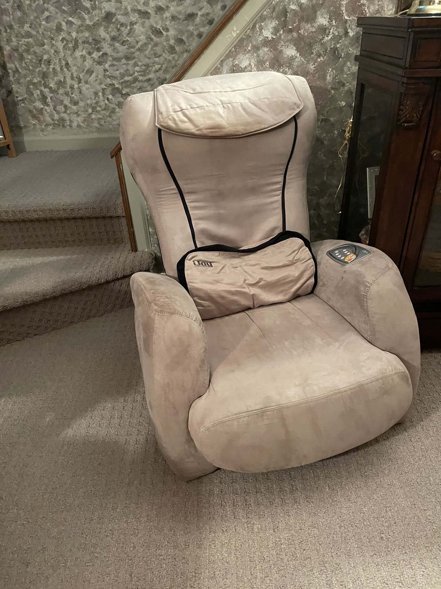 I joy Active Massage Chair