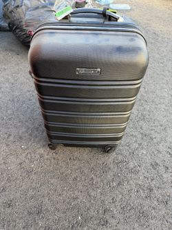 Black Hard-Shell Spinner Carry-On Suitcase