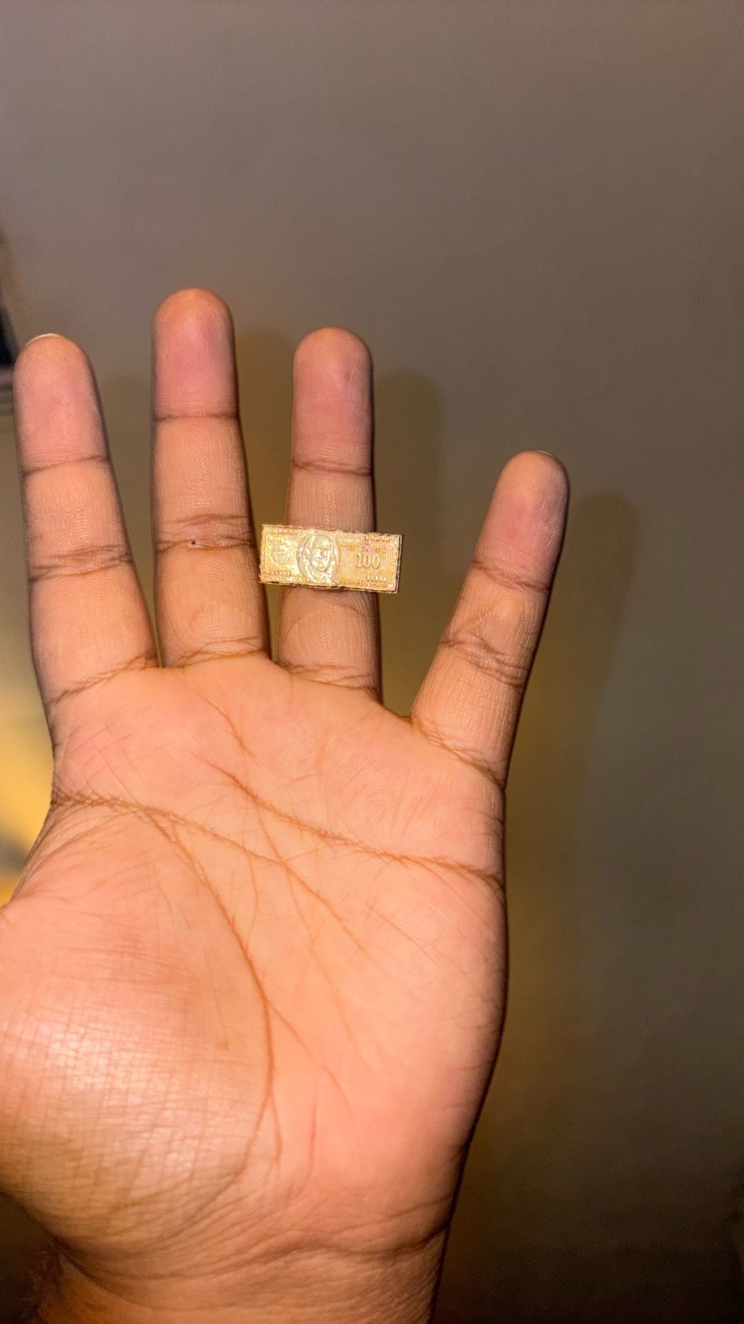 100$ Ring